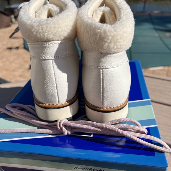 ❤️WHITE MOUNTAIN WHITE BOOTS❤️ - Picture 7 of 8